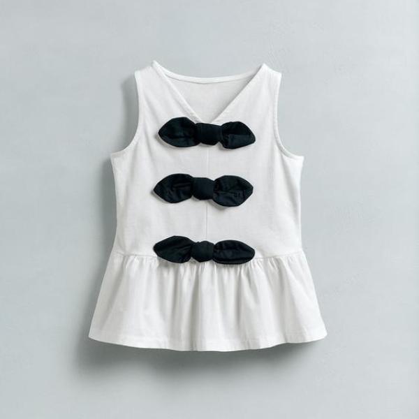 CONTRAST T-SHIRT WITH BOWS