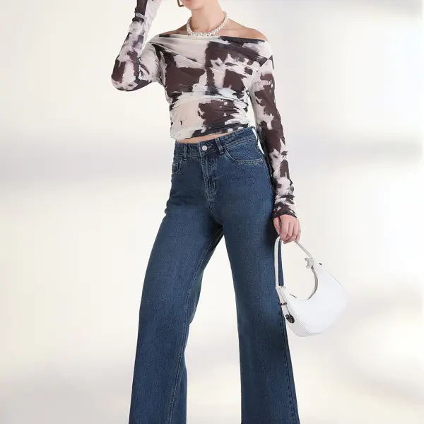 Women's Solid Blue Frayed Hem Straight Fit Jean