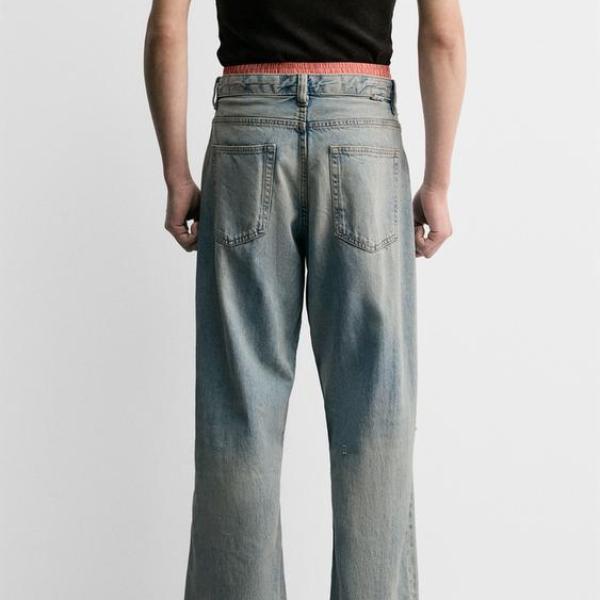RIPPED BAGGY FIT JEANS