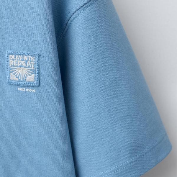 PLAIN T-SHIRT WITH PATCH APPLIQUÉ