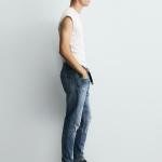 RIPPED SKINNY FIT JEANS