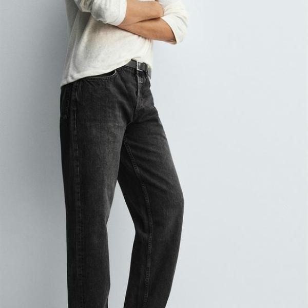 STRAIGHT FIT JEANS