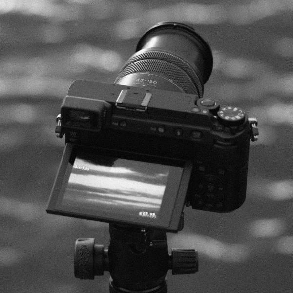 Beginner-Friendly Mirrorless Crossover